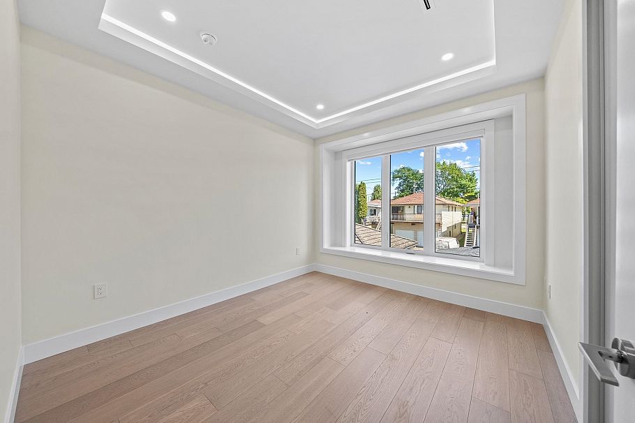 2 4650 Gothard Street Vancouver, BC - 19