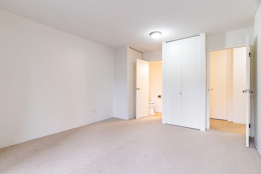 301 5932 Patterson Avenue Burnaby, BC - 19