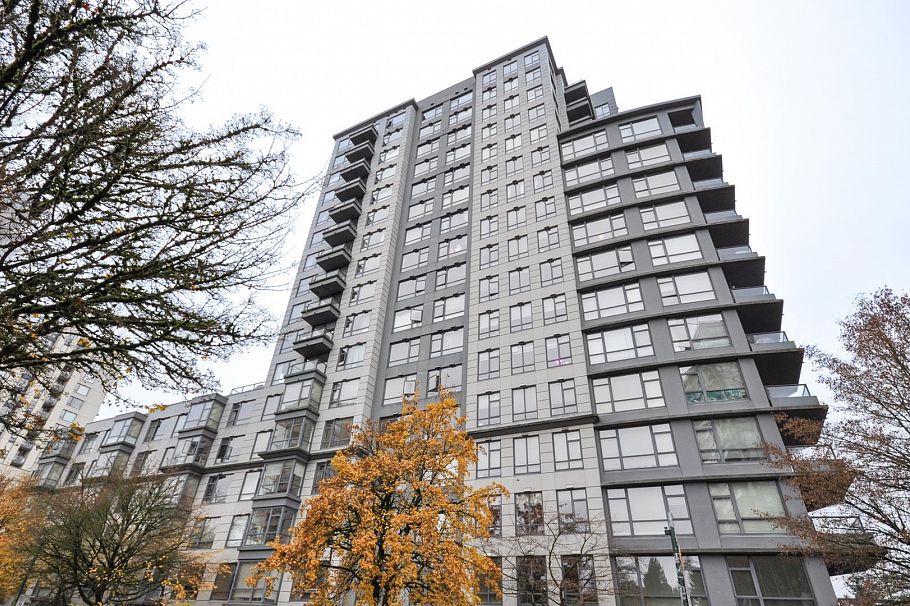 1407 3520 Crowley Drive Vancouver, BC - 1