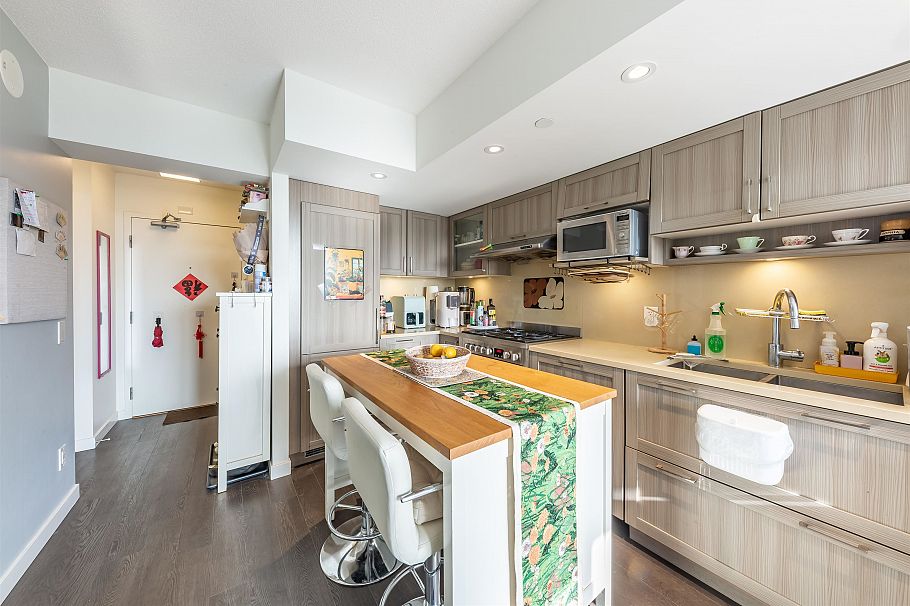 1003 5470 Ormidale Street Vancouver, BC - 10