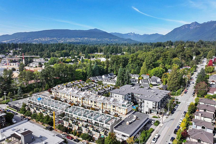 45 728 W 14th Street North Vancouver, BC - 30