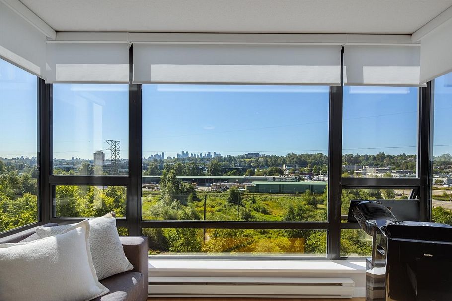 806 4178 Dawson Street Burnaby, BC - 4