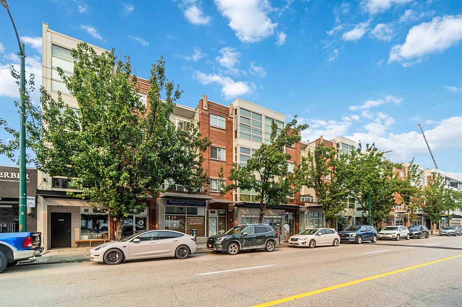 307 2929 W 4th Avenue Vancouver, BC - 3