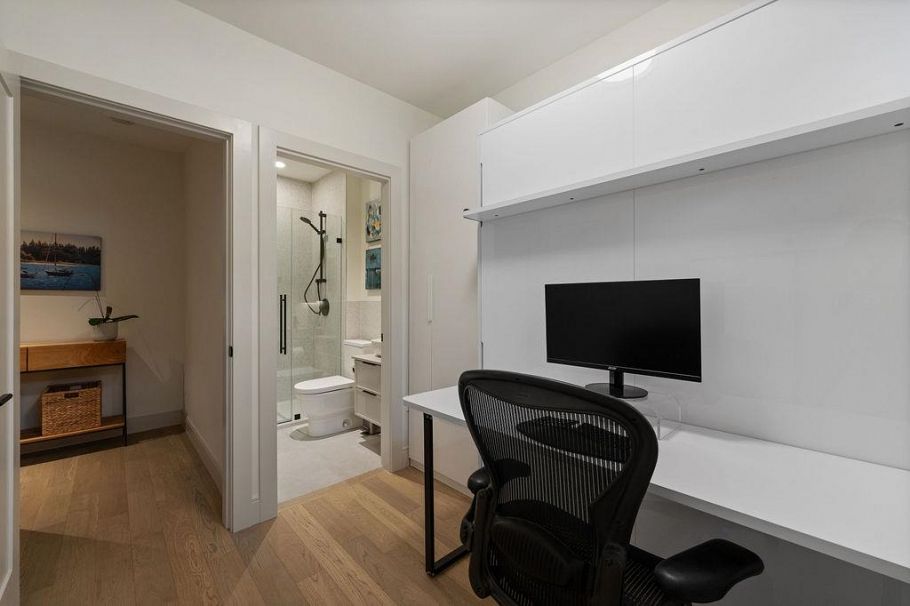 27 632 E 3rd Street North Vancouver, BC - 29