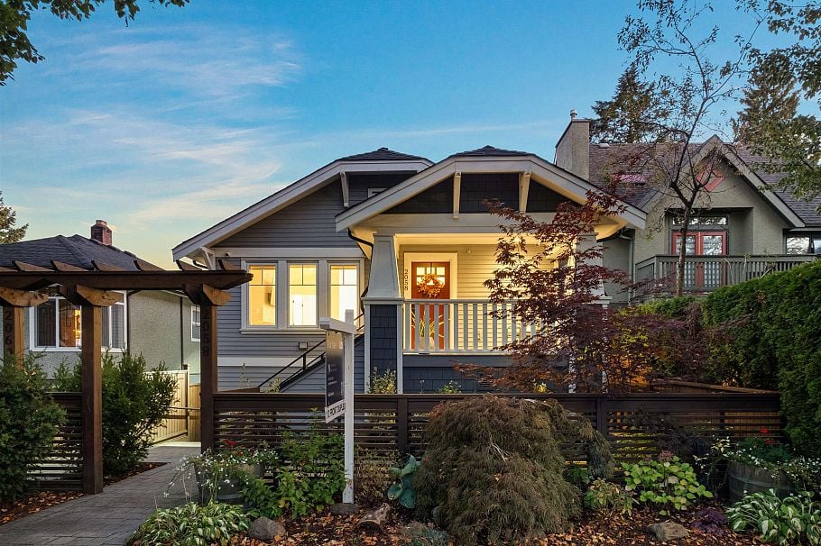 2058 E 5th Avenue Vancouver, BC - 1