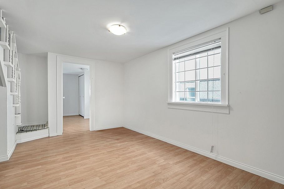 2336 45 Avenue Vancouver, BC - 26