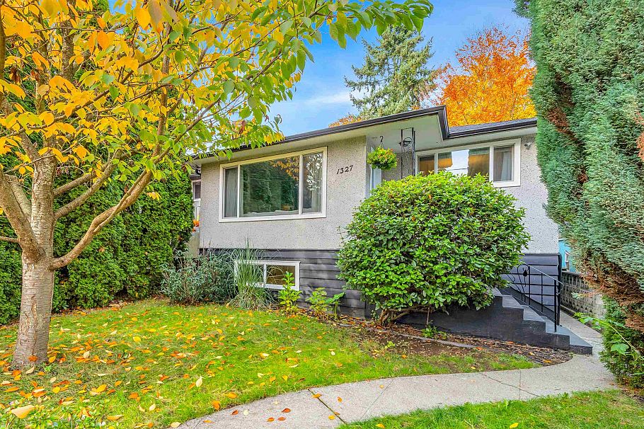 1327 E 29th Avenue Vancouver, BC - 24