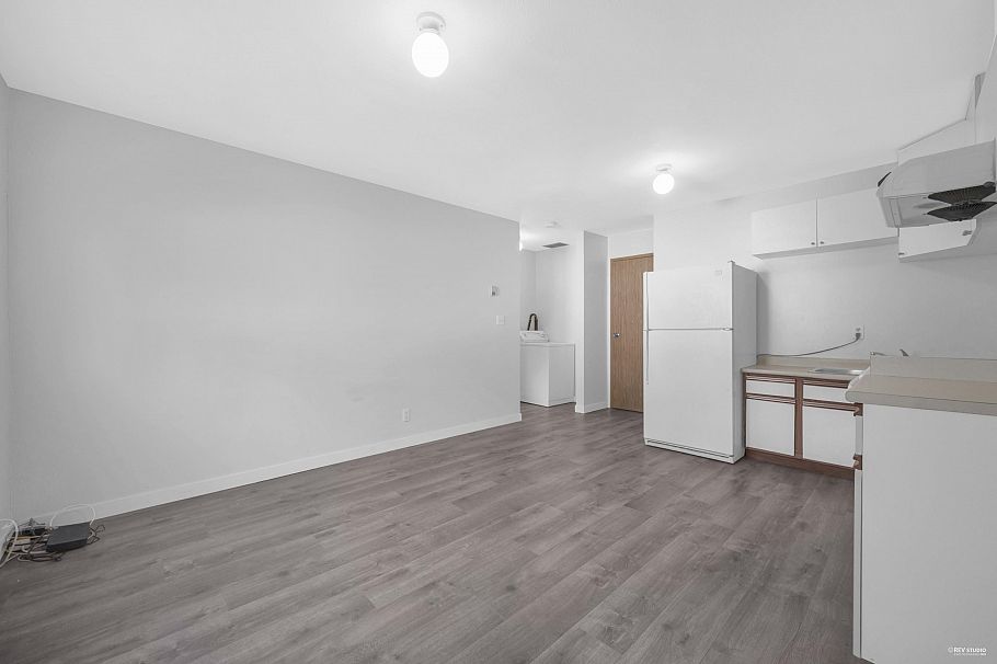 3529 Napier Street Vancouver, BC - 28