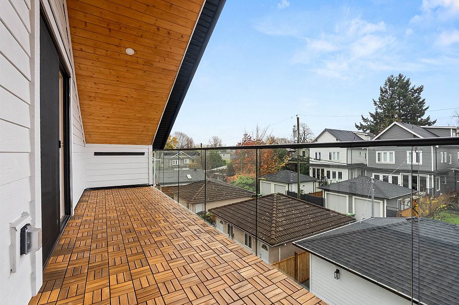 2 1822 E 14th Avenue Vancouver, BC - 16