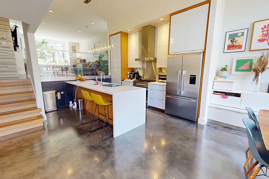 2073 E Pender Street Vancouver, BC - 12