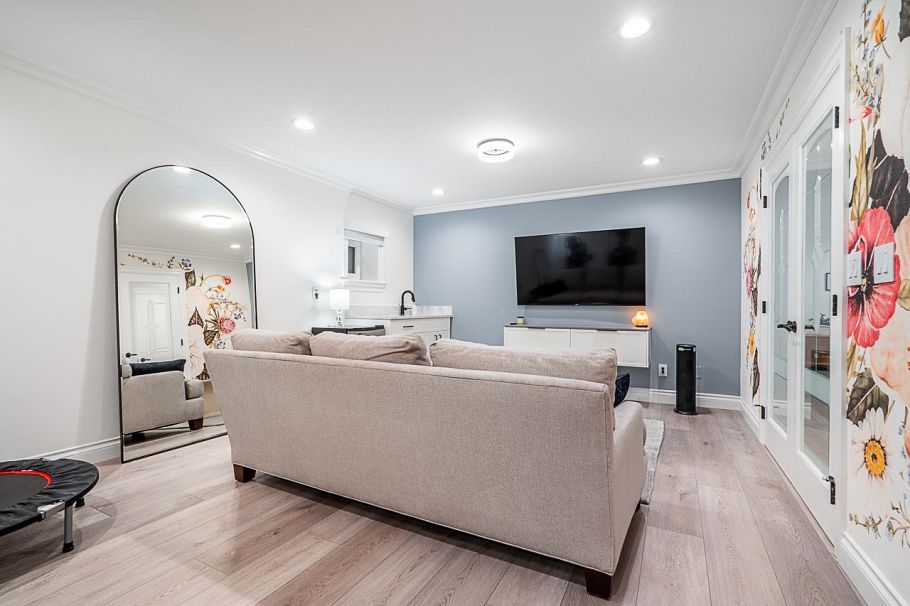 559 E 4th Street North Vancouver, BC - 22