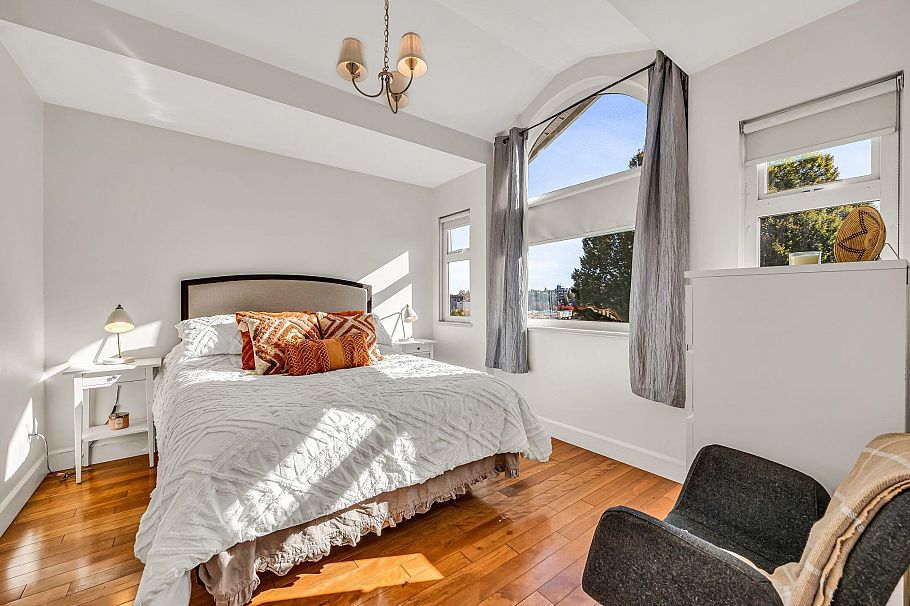 3191 E 8th Avenue Vancouver, BC - 10