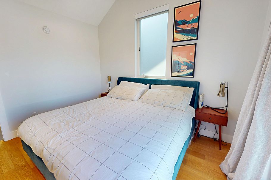 2073 E Pender Street Vancouver, BC - 23