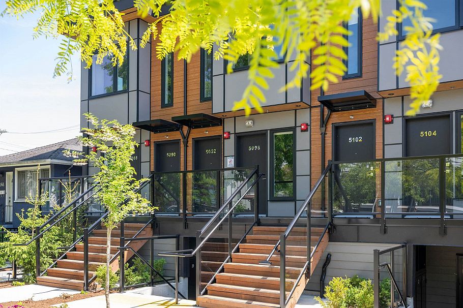 5102 Chambers Street Vancouver, BC - 1