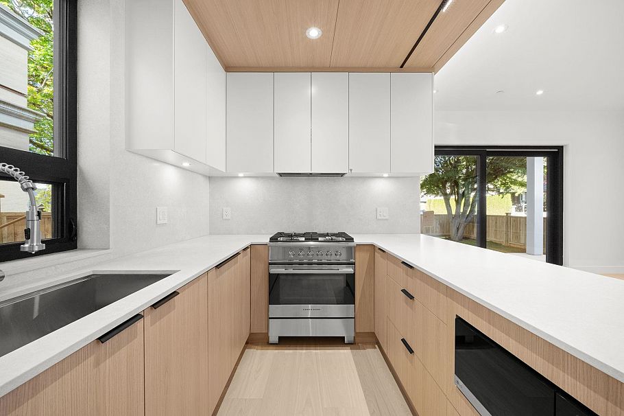 3904 W 23rd Avenue Vancouver, BC - 8