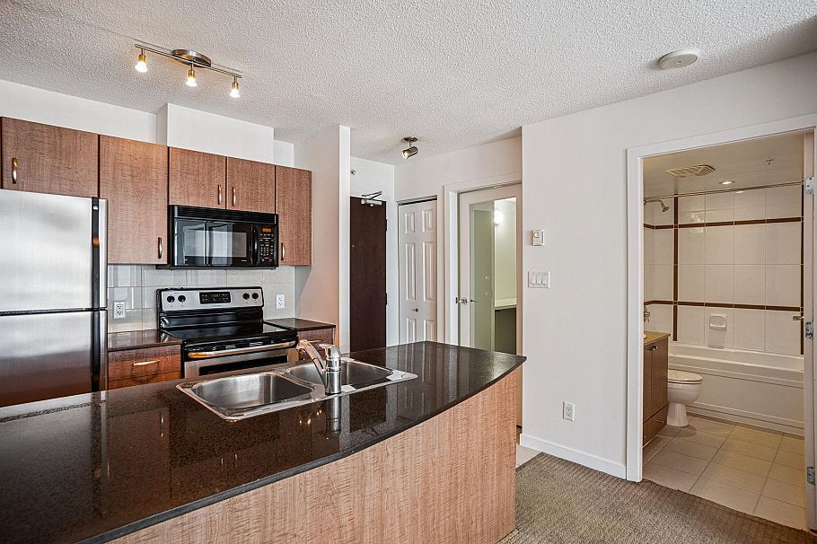 2006 610 Granville Street Vancouver, BC - 11