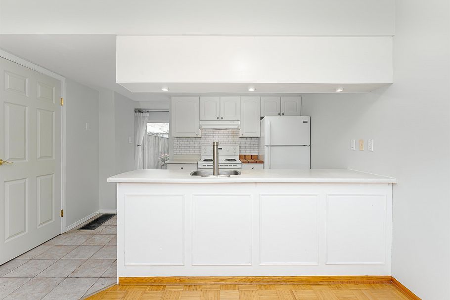 5 3554 E 49th Avenue Vancouver, BC - 8