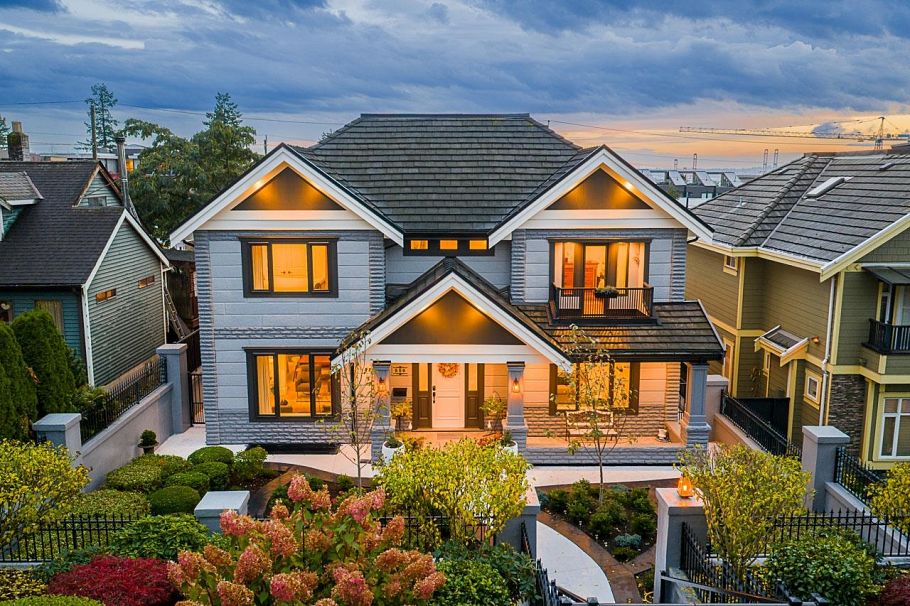 559 E 4th Street North Vancouver, BC - 33