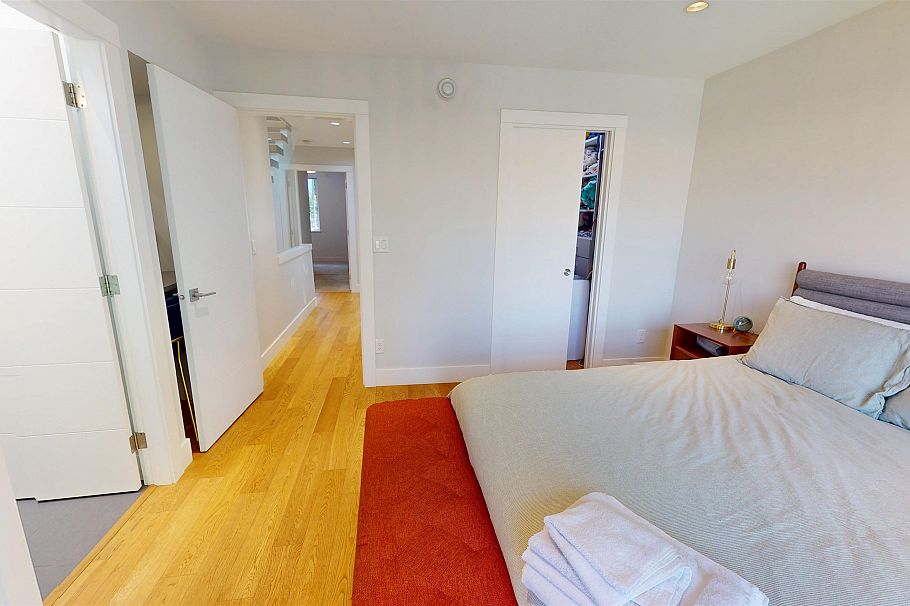 2073 E Pender Street Vancouver, BC - 14