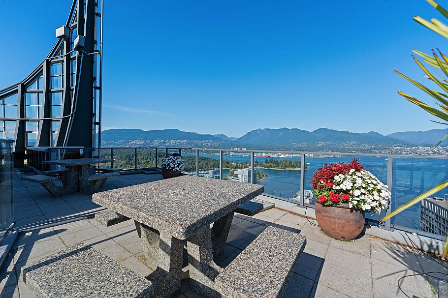 2704 1189 Melville Street Vancouver, BC - 24