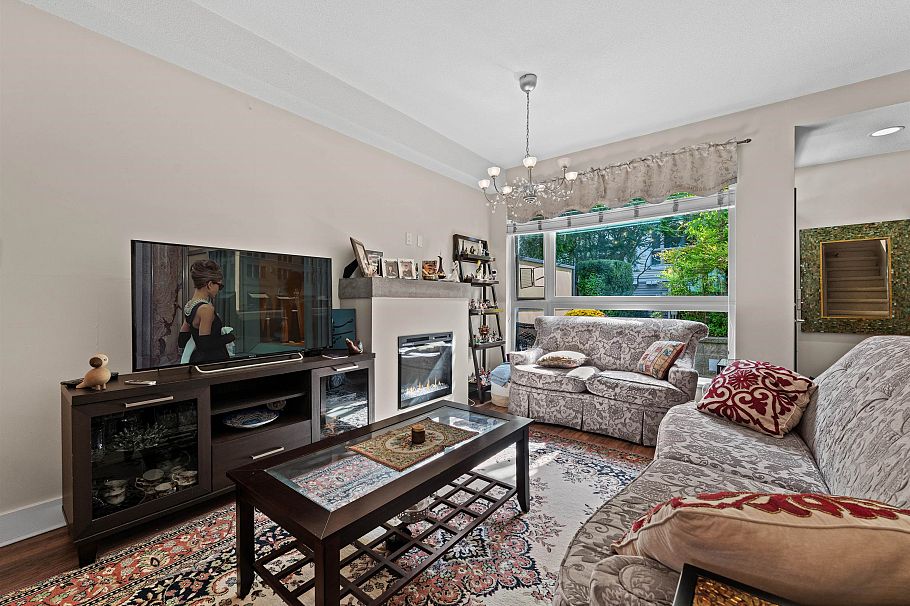 45 728 W 14th Street North Vancouver, BC - 3