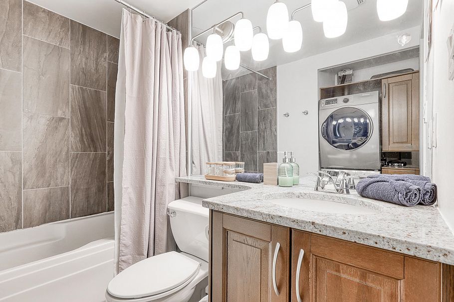 1705 1050 Burrard Street Vancouver, BC - 24