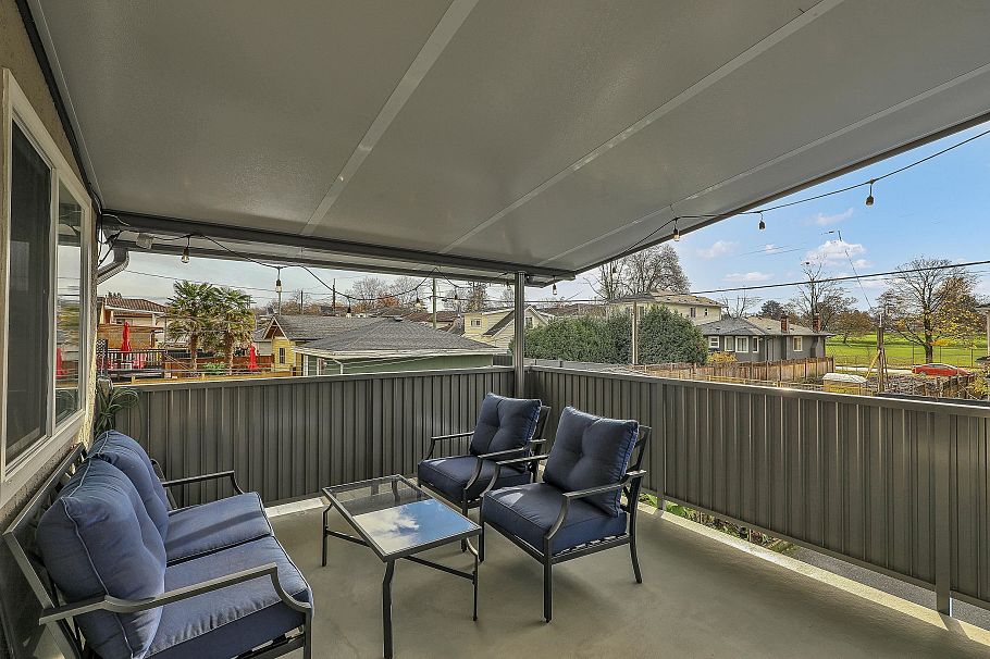 2624 Kitchener Street Vancouver, BC - 32