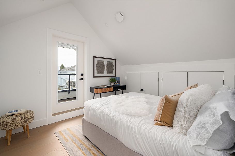 2 2474 E 21st Avenue Vancouver, BC - 28