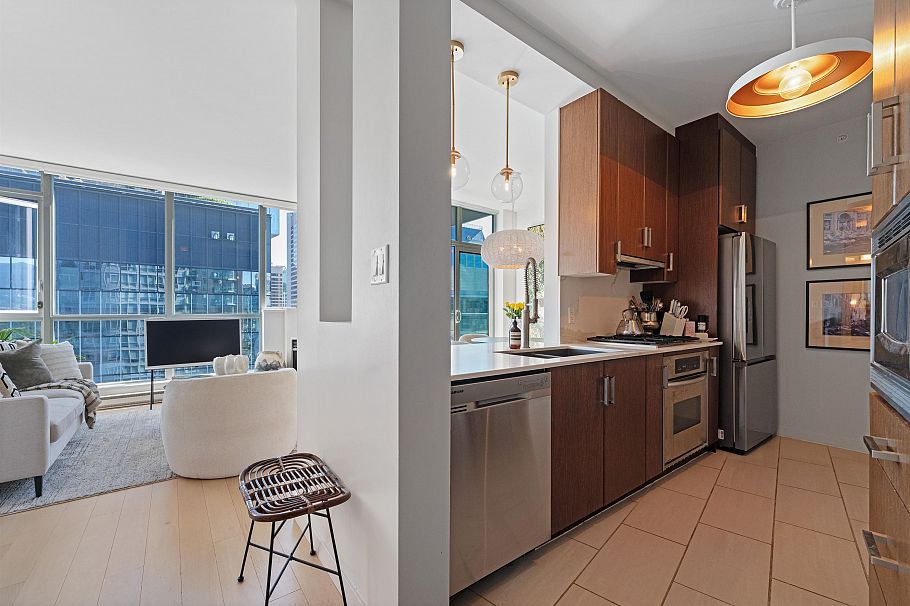 2704 1189 Melville Street Vancouver, BC - 12