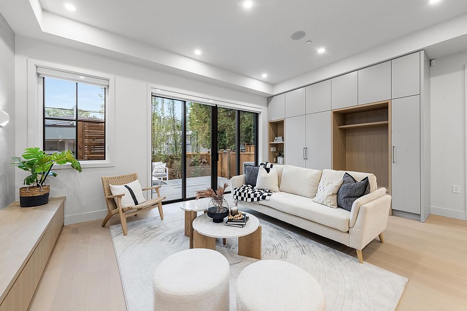 2134 E 10th Avenue Vancouver, BC - 2