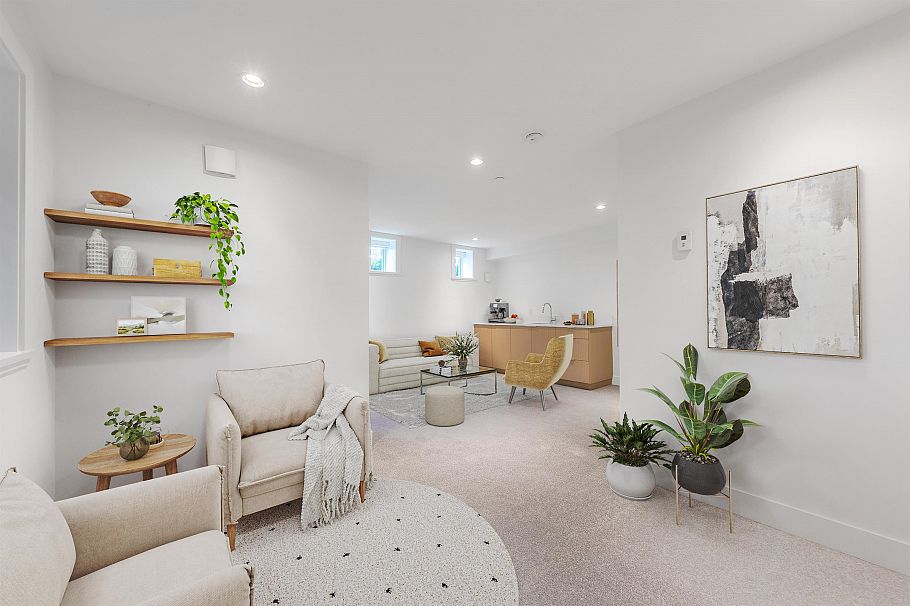 2431 W Broadway Street Vancouver, BC - 34