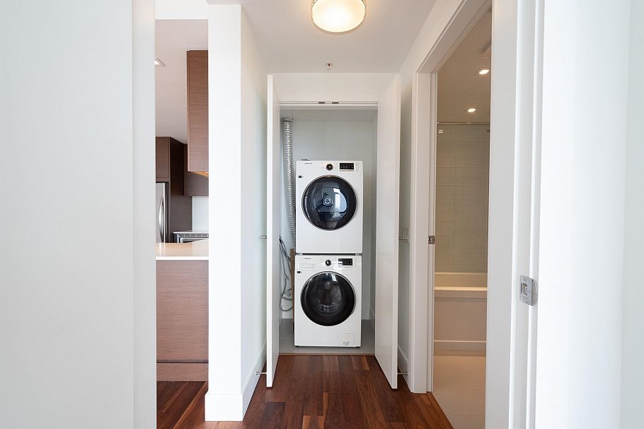 703 111 E 13th Street North Vancouver, BC - 28