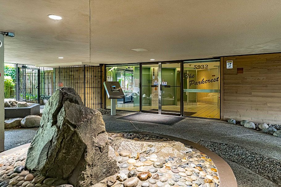 301 5932 Patterson Avenue Burnaby, BC - 6