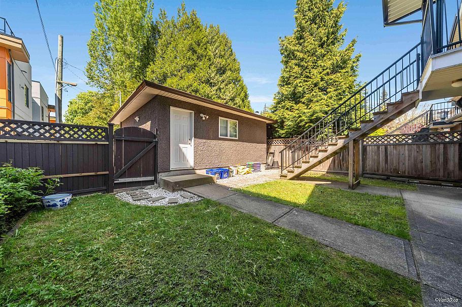 7531 Oak Street Vancouver, BC - 35