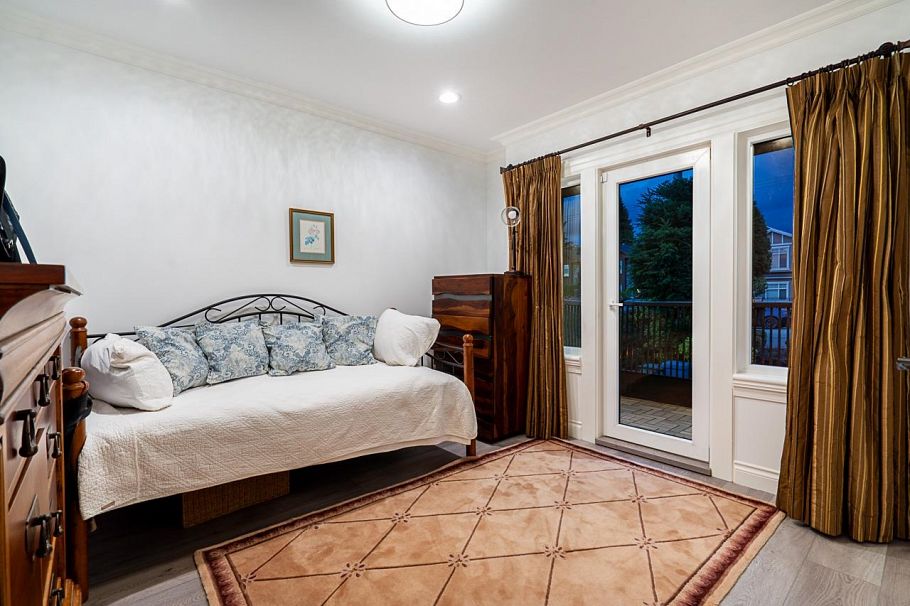 559 E 4th Street North Vancouver, BC - 17