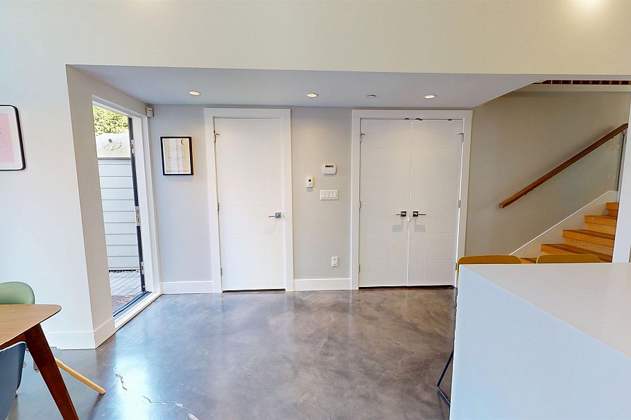 2073 E Pender Street Vancouver, BC - 11