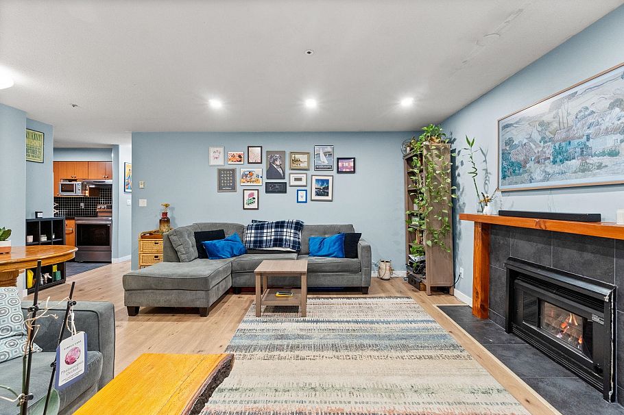 102 1689 E 4th Avenue Vancouver, BC - 1