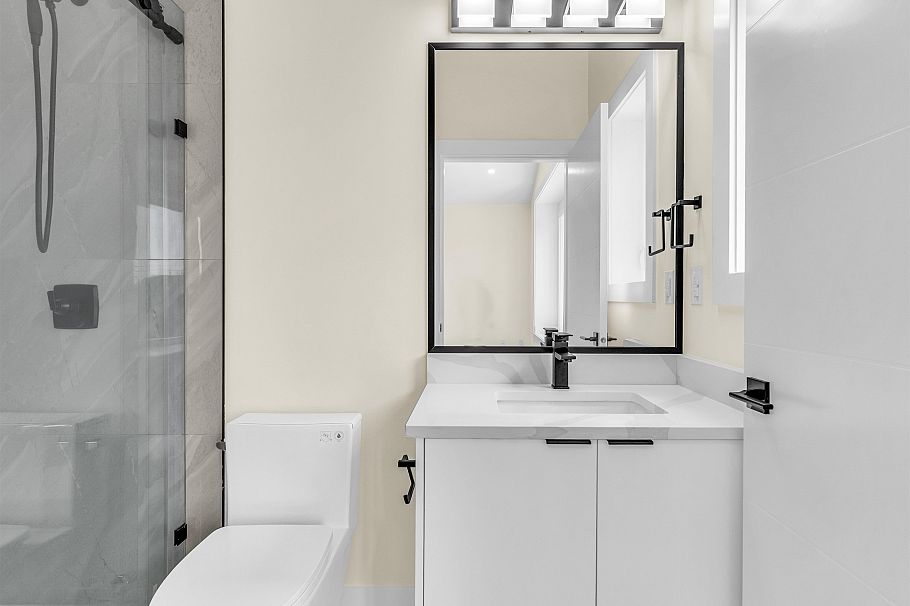 1 5221 Clarendon Street Vancouver, BC - 18