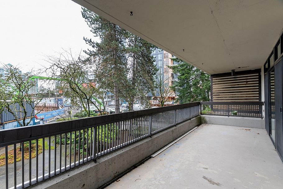 301 5932 Patterson Avenue Burnaby, BC - 22