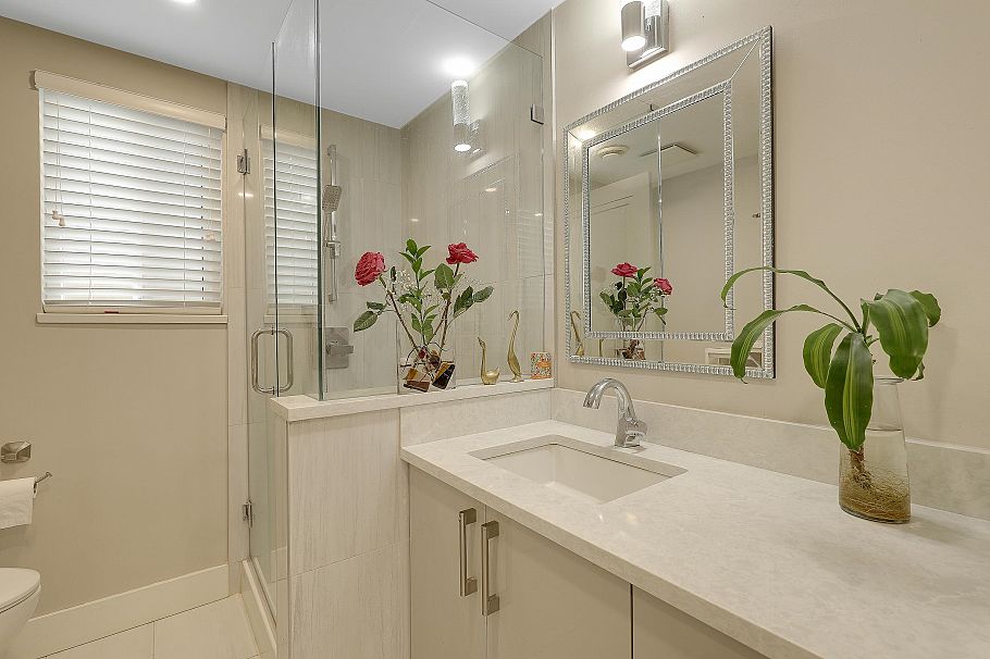 2624 Kitchener Street Vancouver, BC - 28