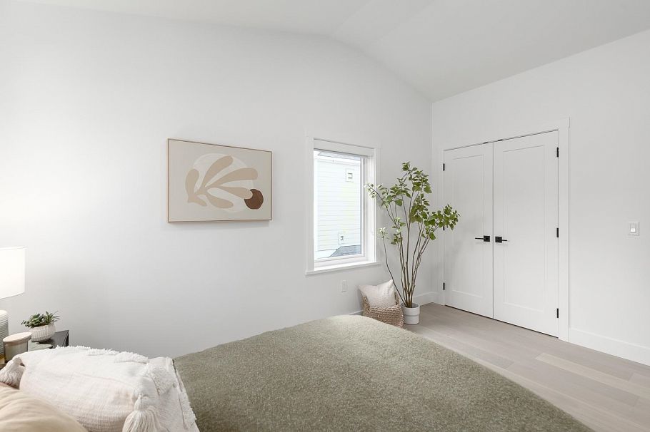 1061 Semlin Drive Vancouver, BC - 13