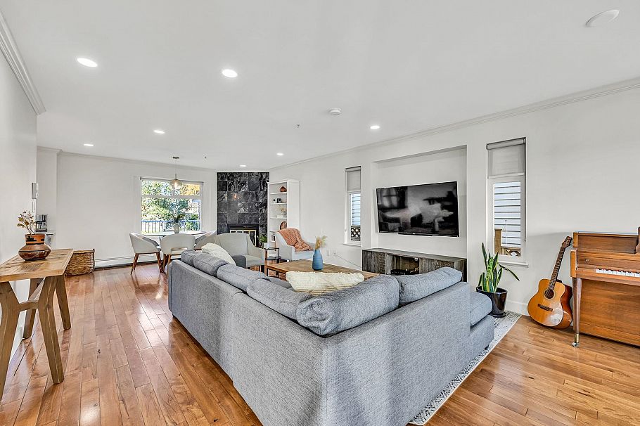 3191 E 8th Avenue Vancouver, BC - 21