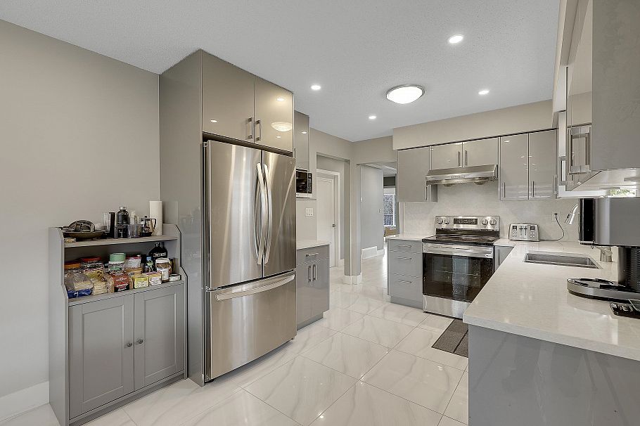 2624 Kitchener Street Vancouver, BC - 11