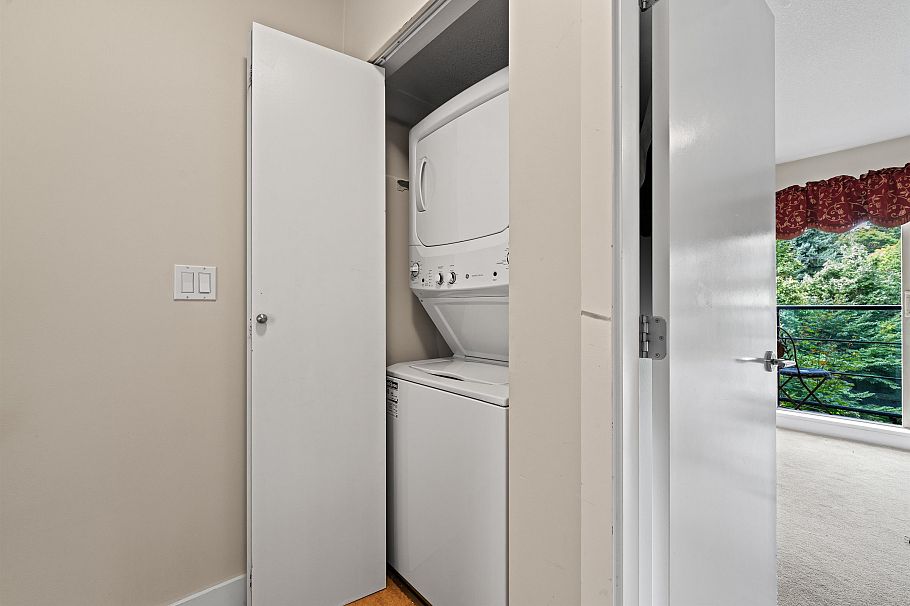 45 728 W 14th Street North Vancouver, BC - 19