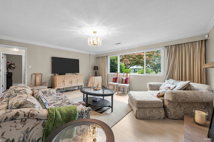 3566 Regent Avenue North Vancouver, BC - 34