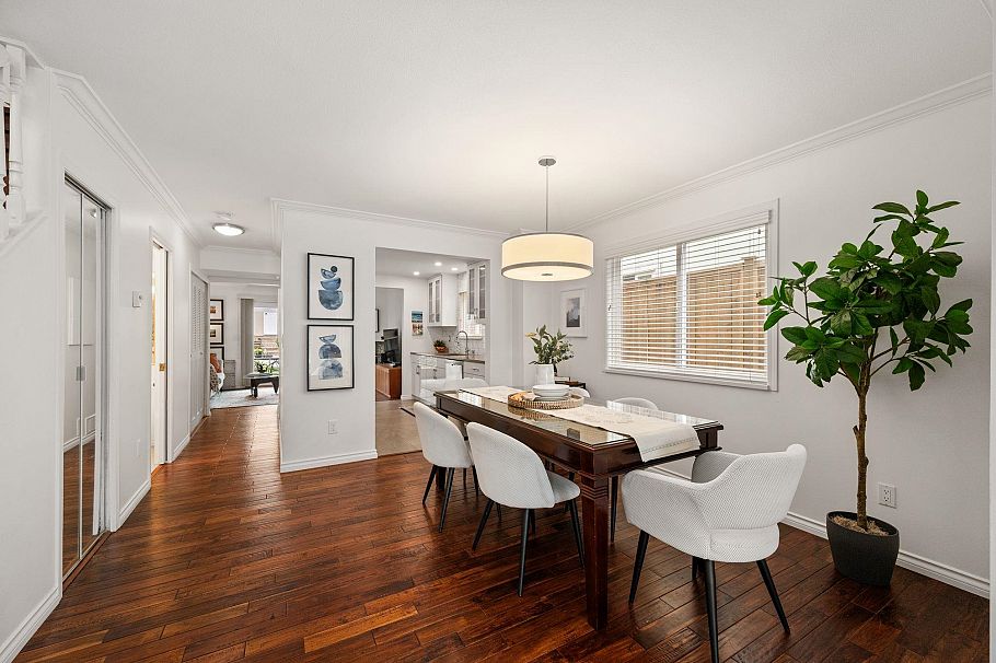 262 E 10th Street North Vancouver, BC - 11