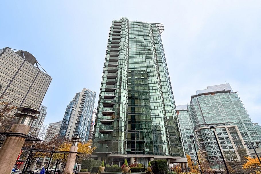 506 588 Broughton Street Vancouver, BC - 1