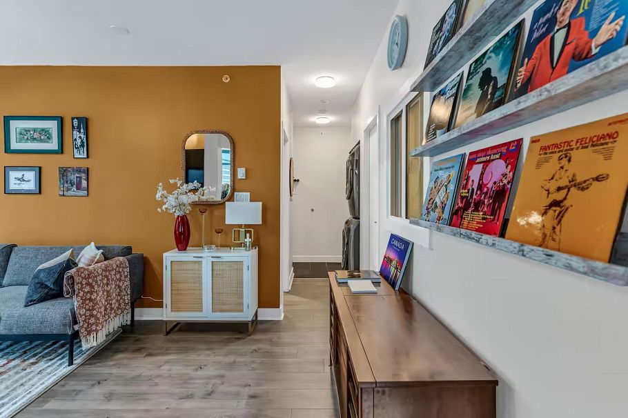 302 1238 Burrard Street Vancouver, BC - 9