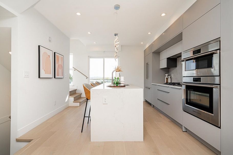 2 434 E 1st Street North Vancouver, BC - 6