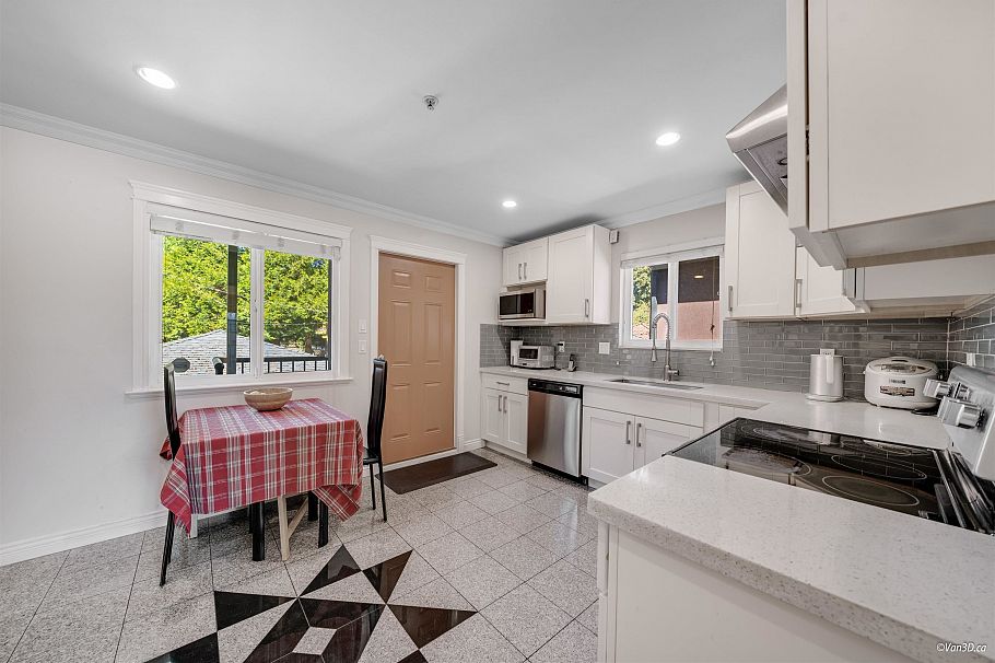 7531 Oak Street Vancouver, BC - 12